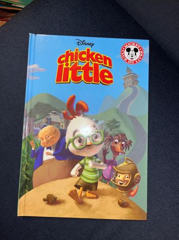 Livre pour enfants Disney club du livre chicken Little