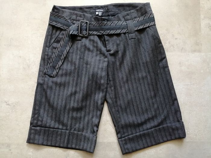Bermuda gris à rayures noires Taille S Zara Basics