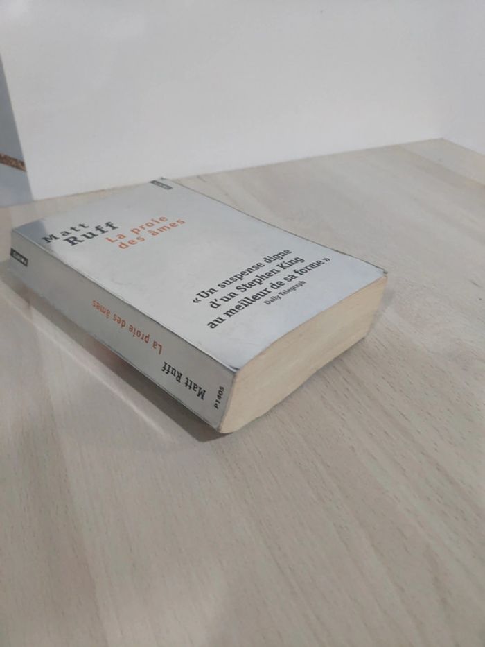 Livre poche la proie des âmes Ruff suspense digne de Stephen King - photo numéro 3