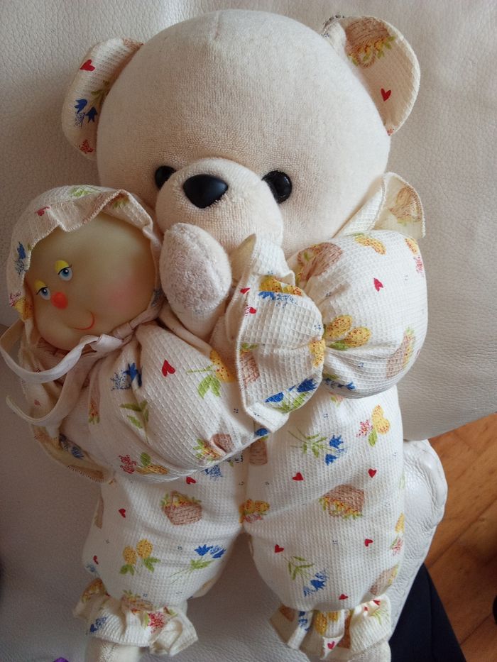 Peluche minouche ours ourson avec sa luciole Vintage crème tissu imprimé blanc paniers yeux noirs durs vintage ancien environ 30 ans  d'occasion à laver
