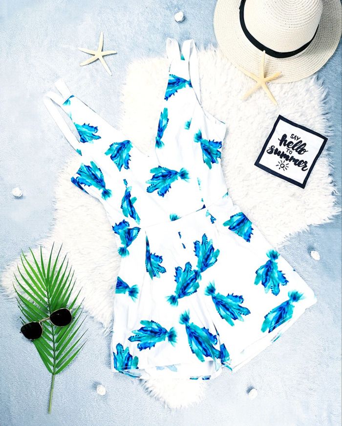 Combi-short blanche fleurie decolleté en V - T.XS ou T.34 🖤