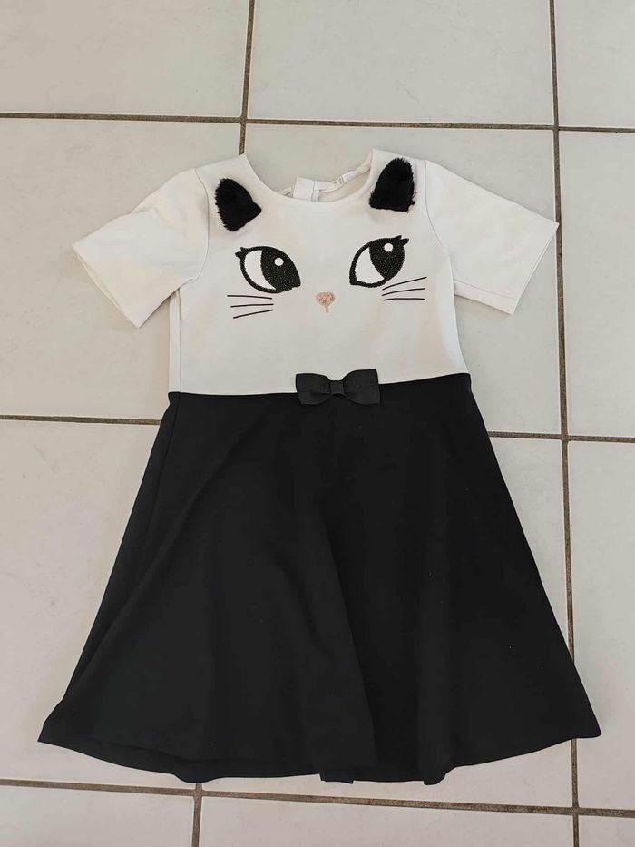 Robe noire et blanche fille H&M 6 ans 8 ans