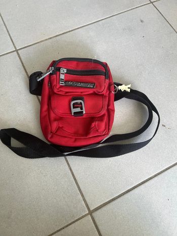 Sacoche rouge et noir