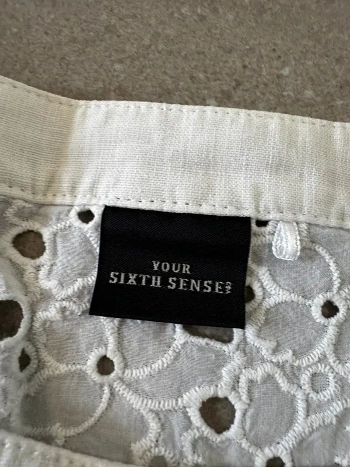 Haut blanc Your Sixth Sense, très bon état, taille M - photo numéro 2