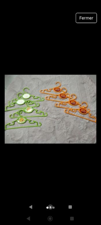 Lot de 8 cintres enfants