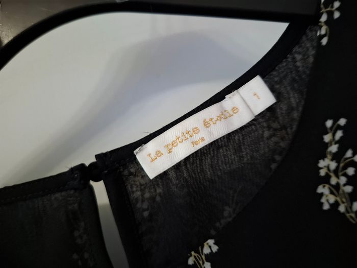 Blouse la petite étoile taille 36 en très bon état (petite rayure légèrement visible voir la photo - photo numéro 6