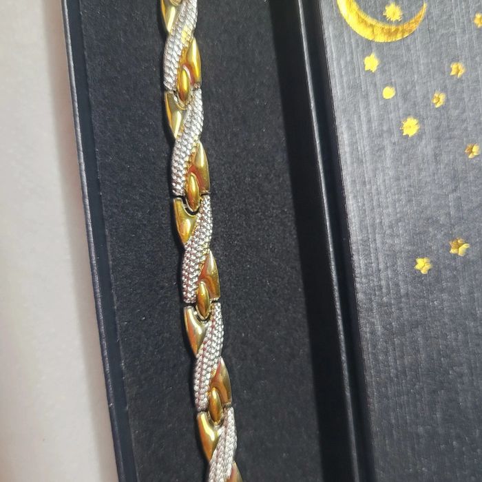 Bracelet neuf + boîte neuve - photo numéro 2