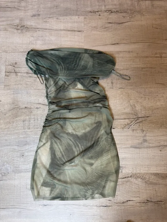 Robe épaule dénudée - photo numéro 7