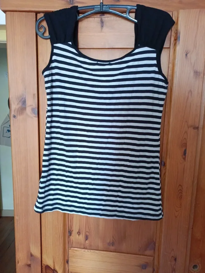 Haut frais taille M - photo numéro 3