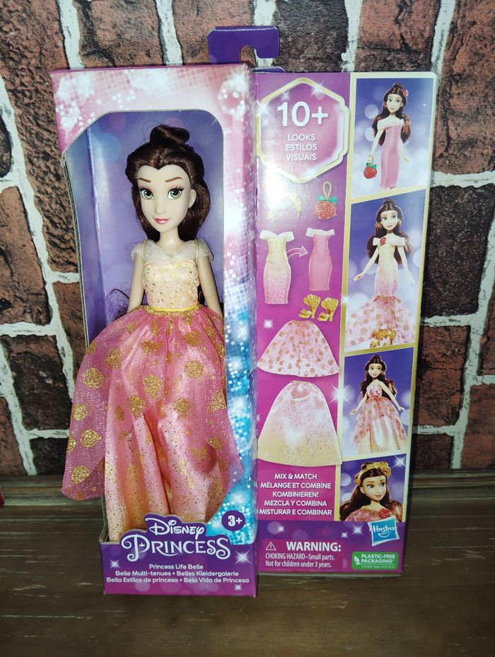 Coffret poupée Belle Disney avec tenues - photo numéro 1