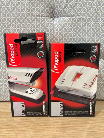 Kit de Bureau Agrafeuse & Perforateur "Advanced Collector" Blanc