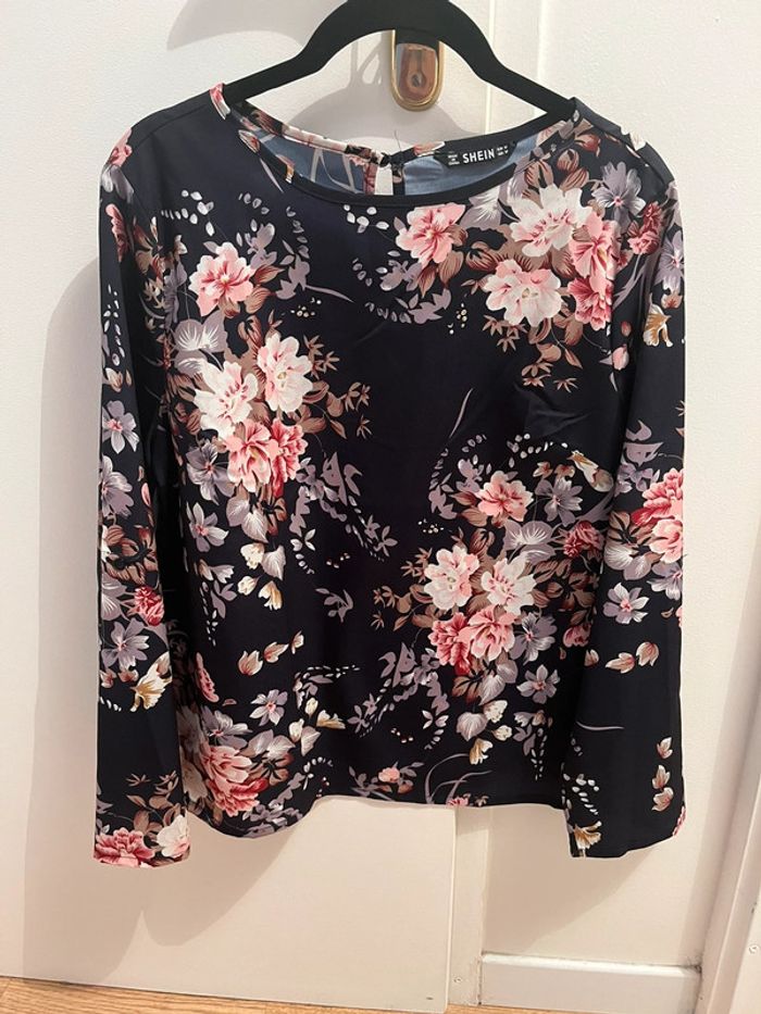 Blouse fleurie taille M.
