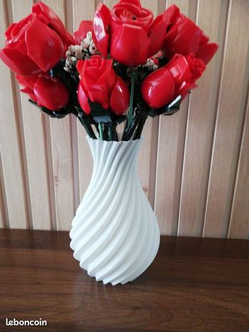 Vase blanc pour fleurs de brique type légo