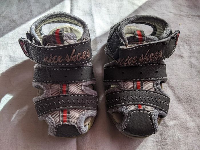 Chaussures Nice shoes Taille 20 - photo numéro 2