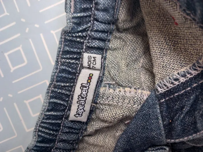 Lot 2 jeans 6 mois - photo numéro 4