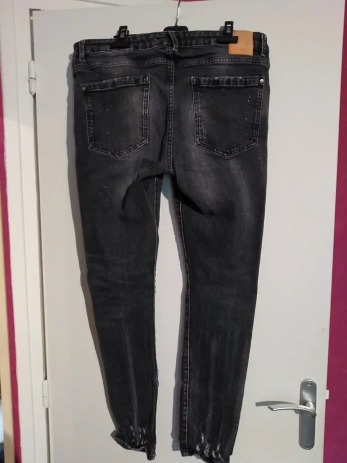 Jean noir Zara taille 44 - photo numéro 2