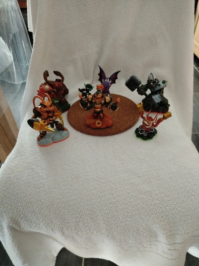 Lot de figurines Skylanders