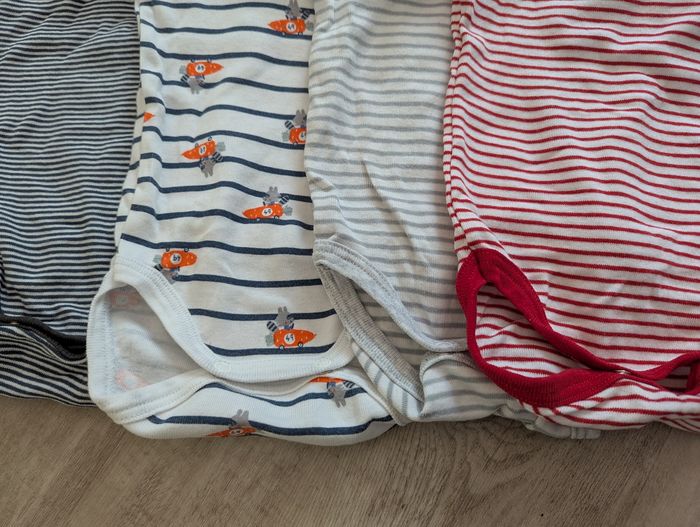 Lot bodys 3 mois - photo numéro 3