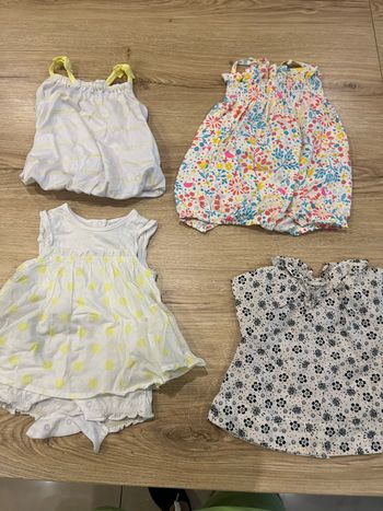 Lot de 4 vêtement fille 3 mois en très bon état tape à l’œil et petit bateau