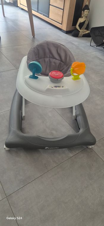 Trotteur Bébé Confort – Très bon état 🚼