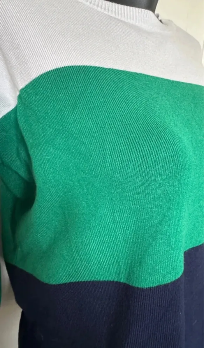 Pull femme stradivarius très bon état 36 - photo numéro 3