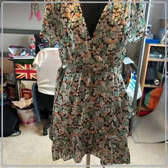 Magnifique robe fleurie taille s/m - photo numéro 3