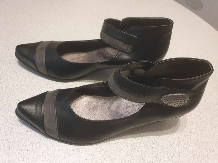 escarpins noirs et gris T39