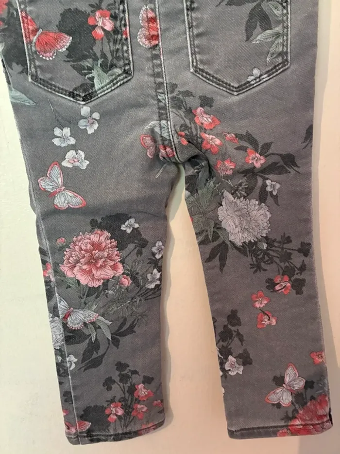 Magnifique Jegging motifs fleurs et papillons, 2 ans, GAP. - photo numéro 9