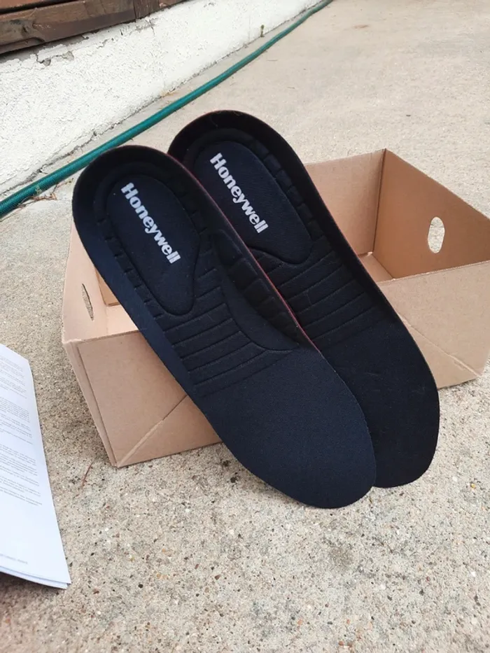 Chaussures de sécurité honeywell neuves taille 43 - photo numéro 6