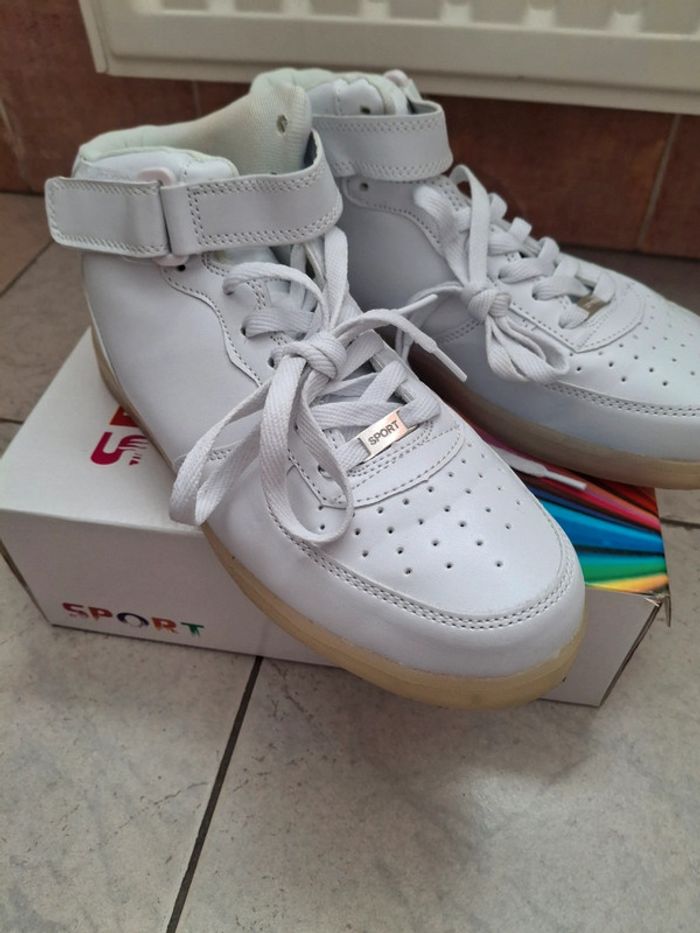 Basket blanches montantes en cuir - pointure 40/41 - photo numéro 6