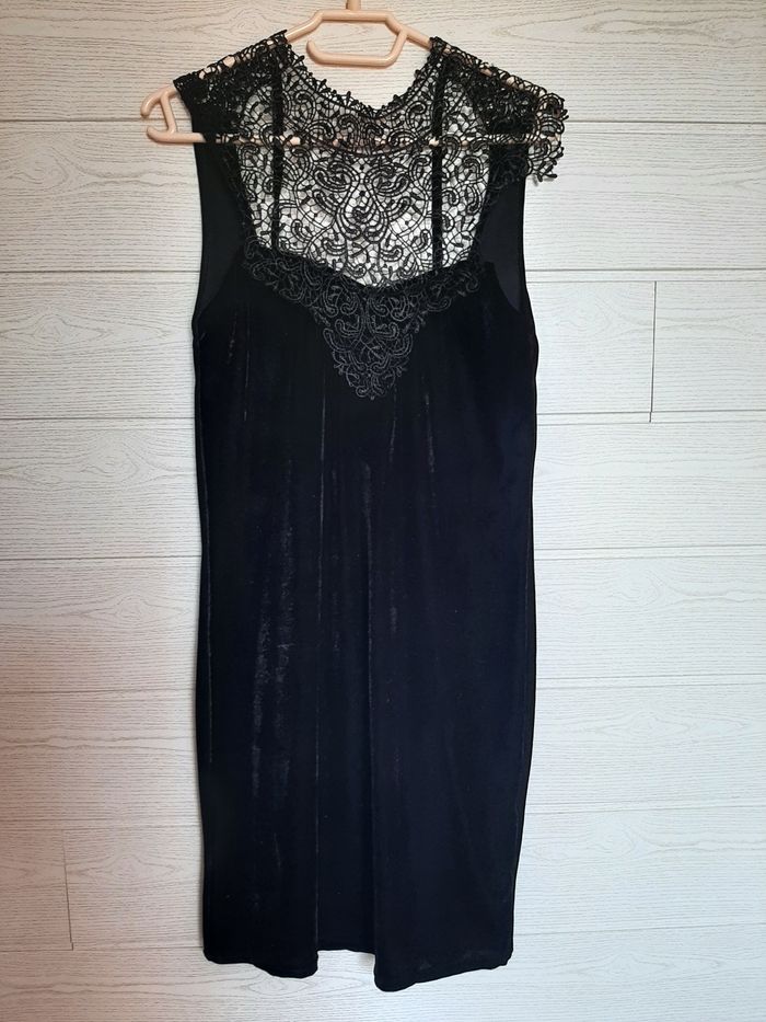 Robe velours dentelle