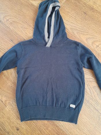 Pull léger avec capuche 4 ans