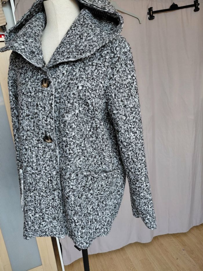 Très jolie veste à capuche en laine bouillie femme T U - photo numéro 2