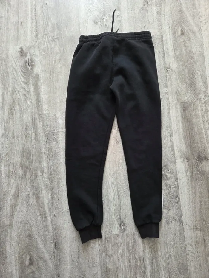 Pantalon jogging Nike enfant taille 12 ans - photo numéro 2