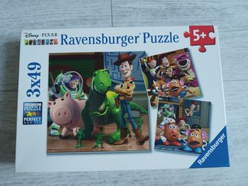 Boite de 3 puzzles de Toys story