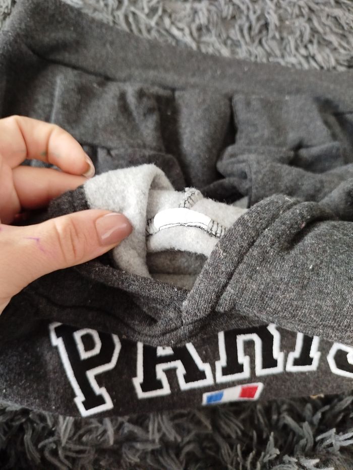 Pull a capuche 5/6 ans - photo numéro 3