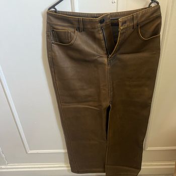 Jupe en cuir marron stradivarius