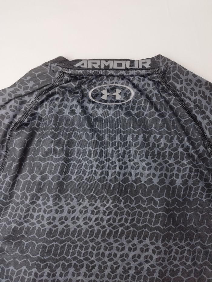 Tee shirt de compression under armour taille S/M - photo numéro 6