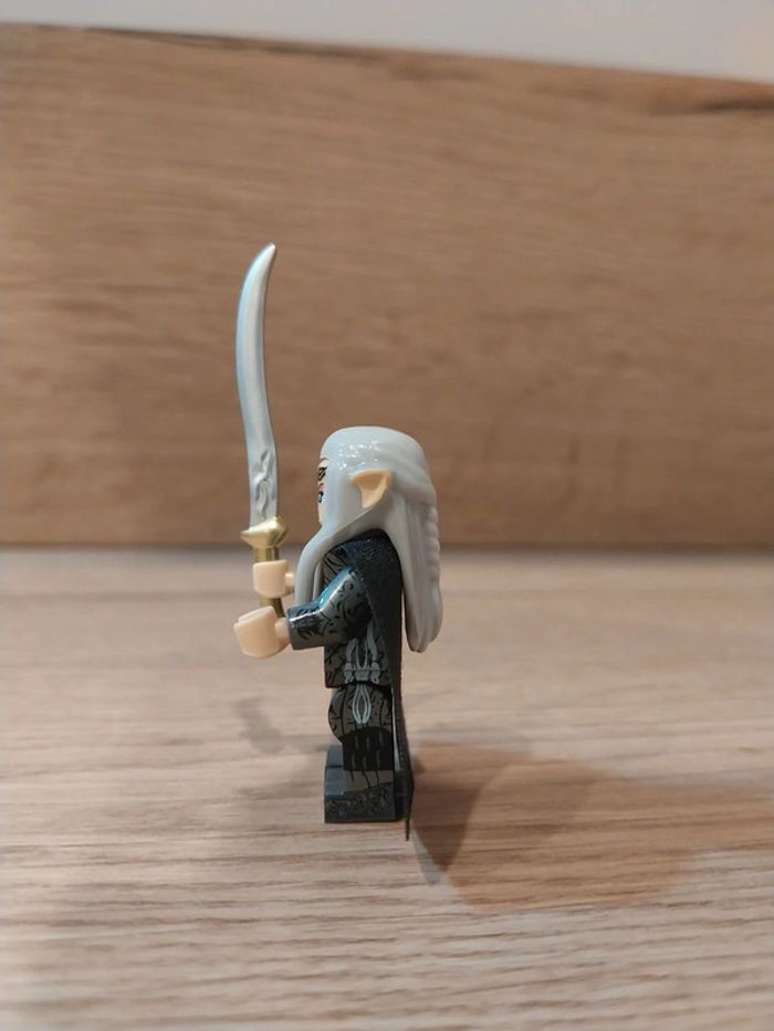Figurine type lego Roi Elfes Thranduil seigneur des anneaux - photo numéro 2