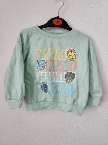 Pull Marvel taille 2 ans