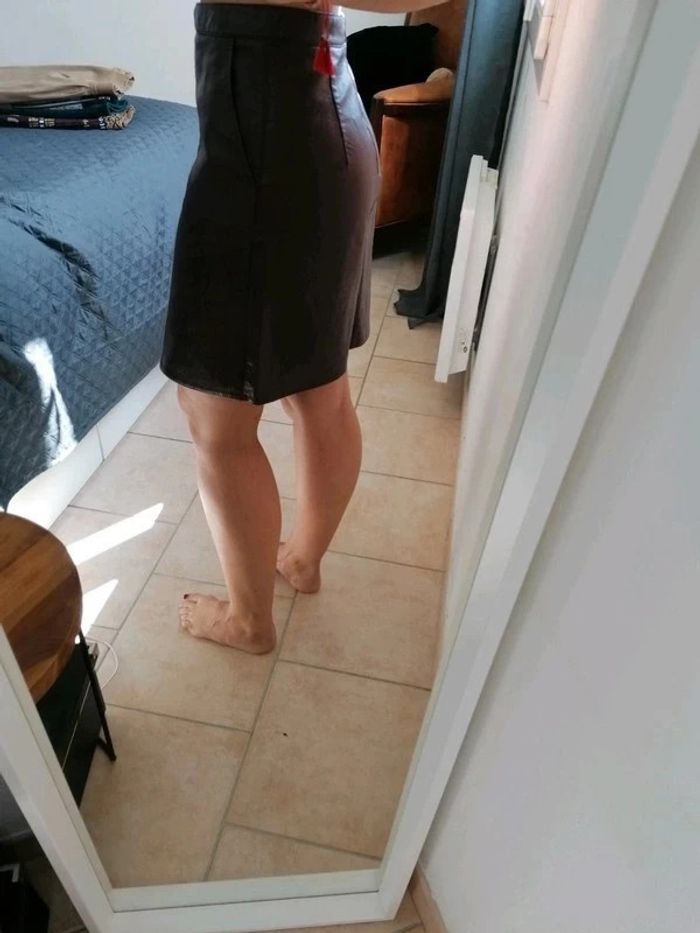 Jupe imitation cuir bordeaux - photo numéro 4