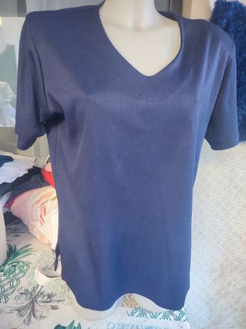 #kytie42femme. T-shirt manches courtes taille 42/44
