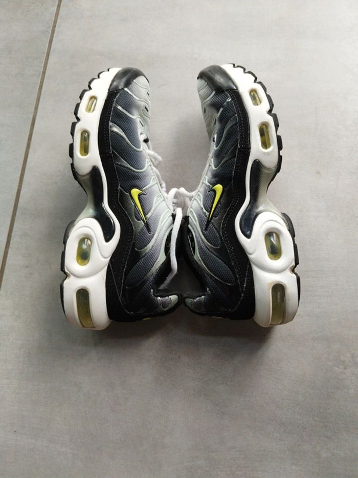 Baskets Nike air max plus TN requin 36 - photo numéro 6