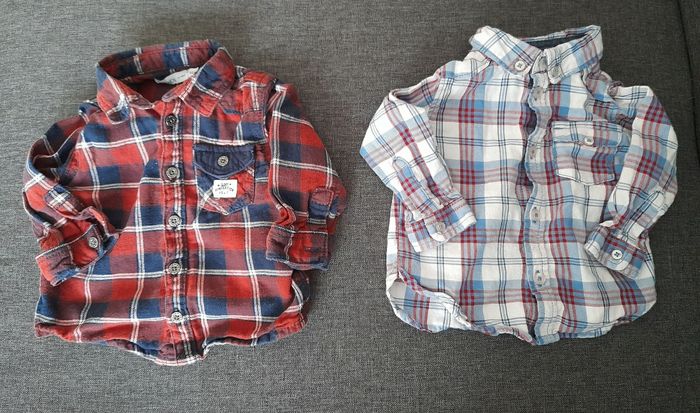 Lot 2 chemises taille 6 mois.