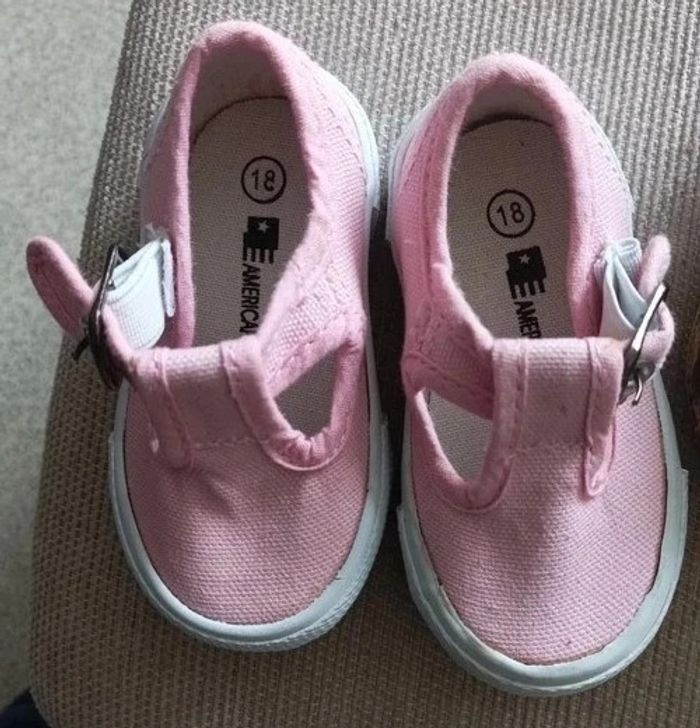 Lot 3 paires chaussures bébés Taille 18 - photo numéro 4