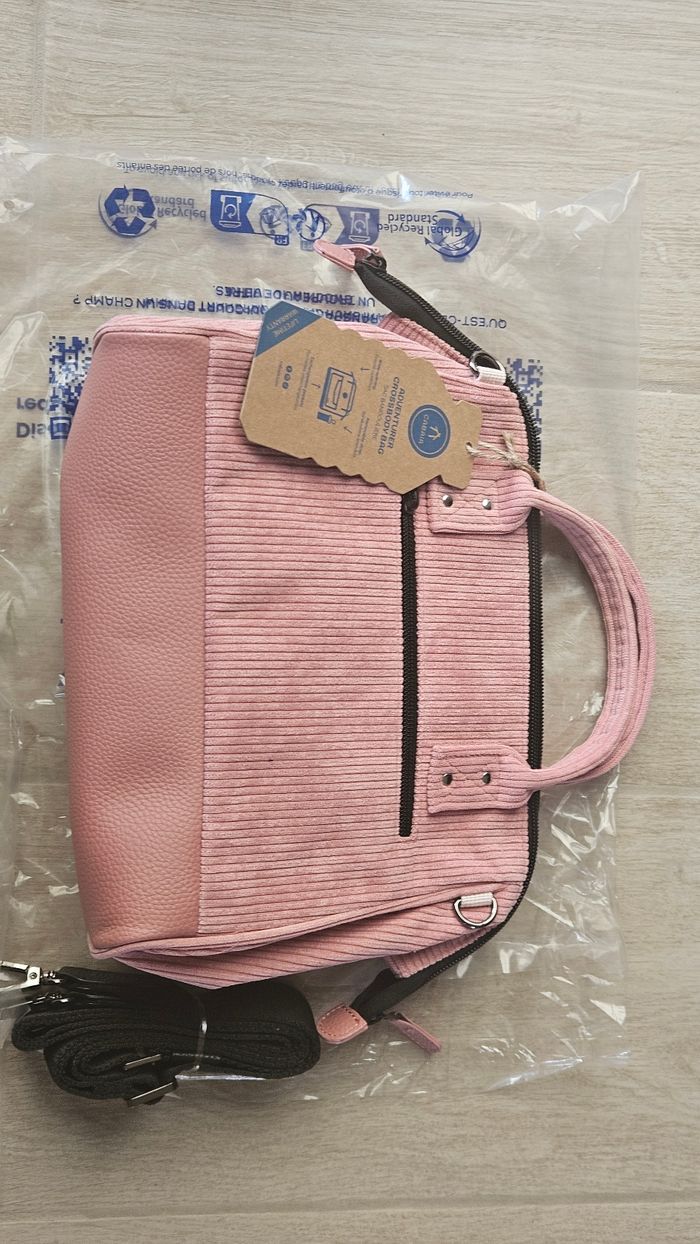 Sac à main crossbody Cabaïa- taille médium- neuf non utilisé avec sa bandoulière - photo numéro 5