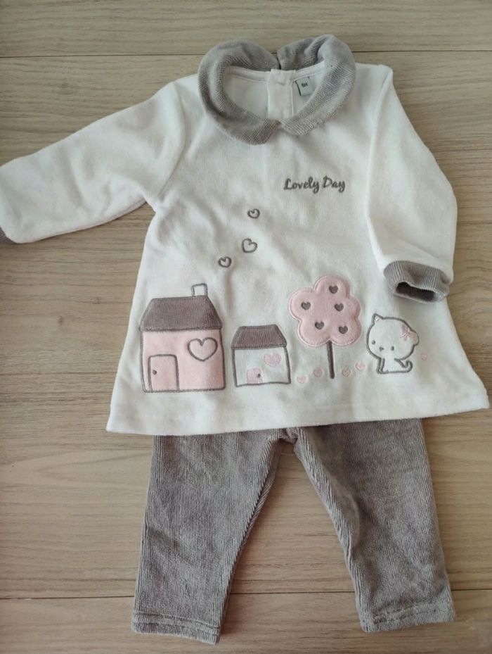 Ensemble 6 mois neuf