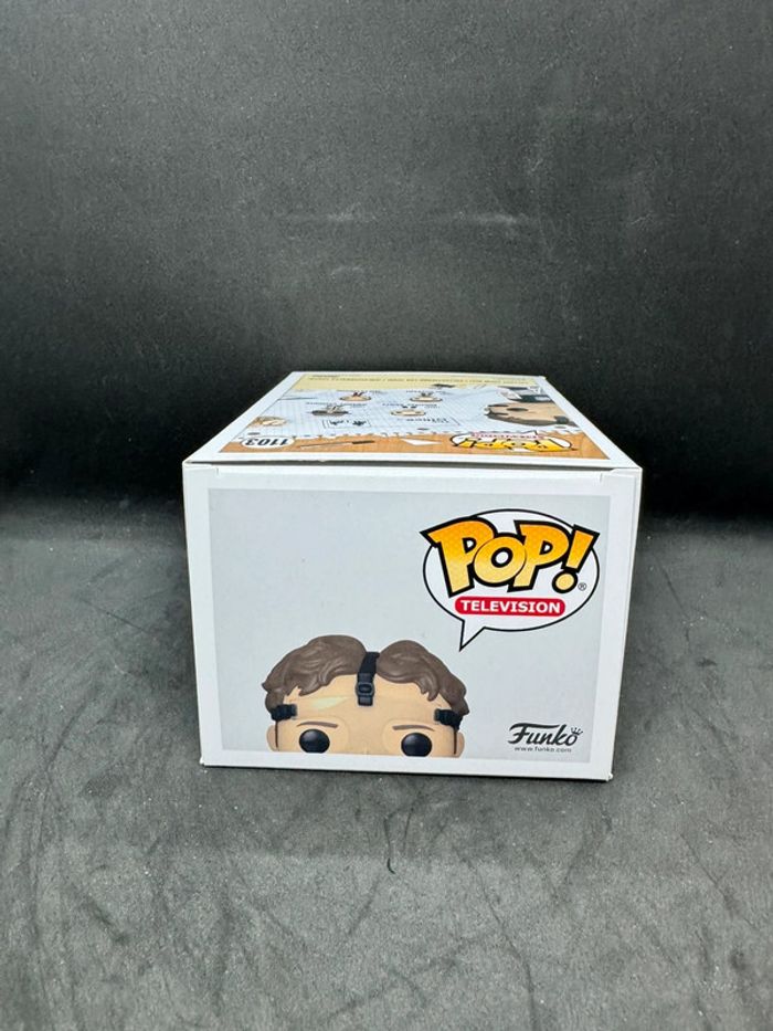 Funko pop the office Dwight schrute 1103 chalice sticker - photo numéro 6