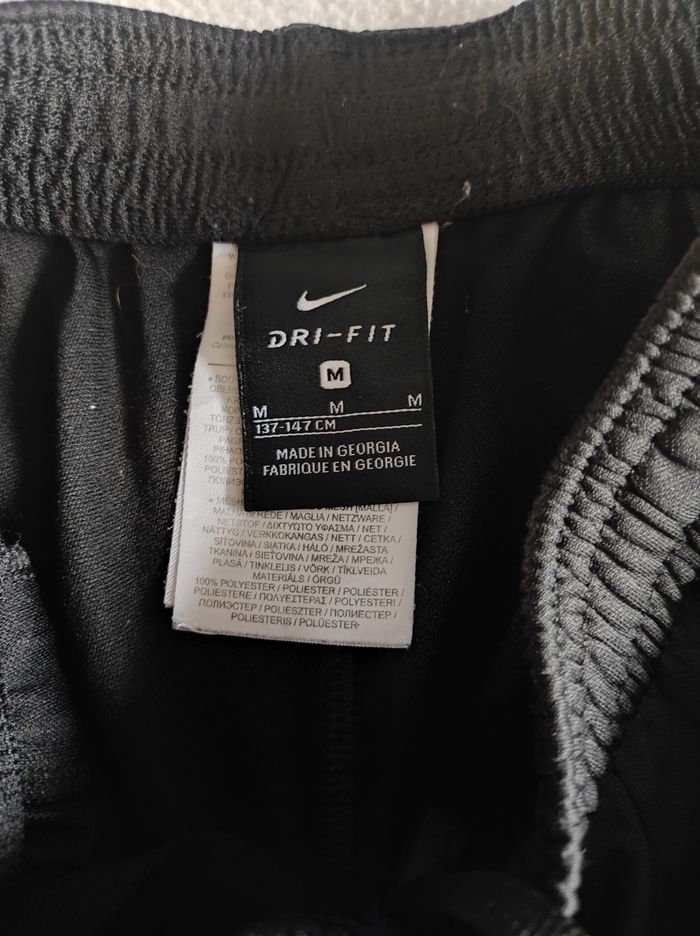 Jogging Nike DRI-FIT taille 10/11 ans - photo numéro 5