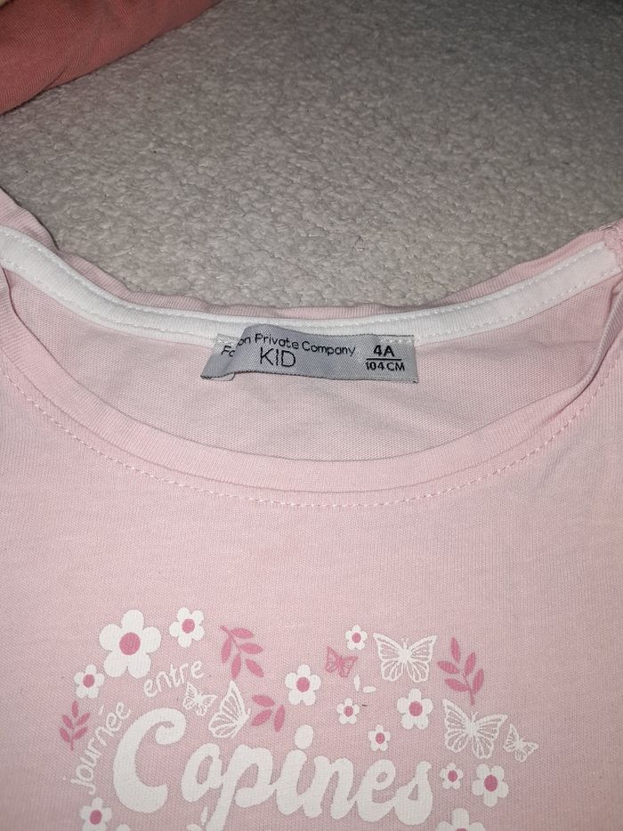 T-shirt taille 4 ans - photo numéro 2